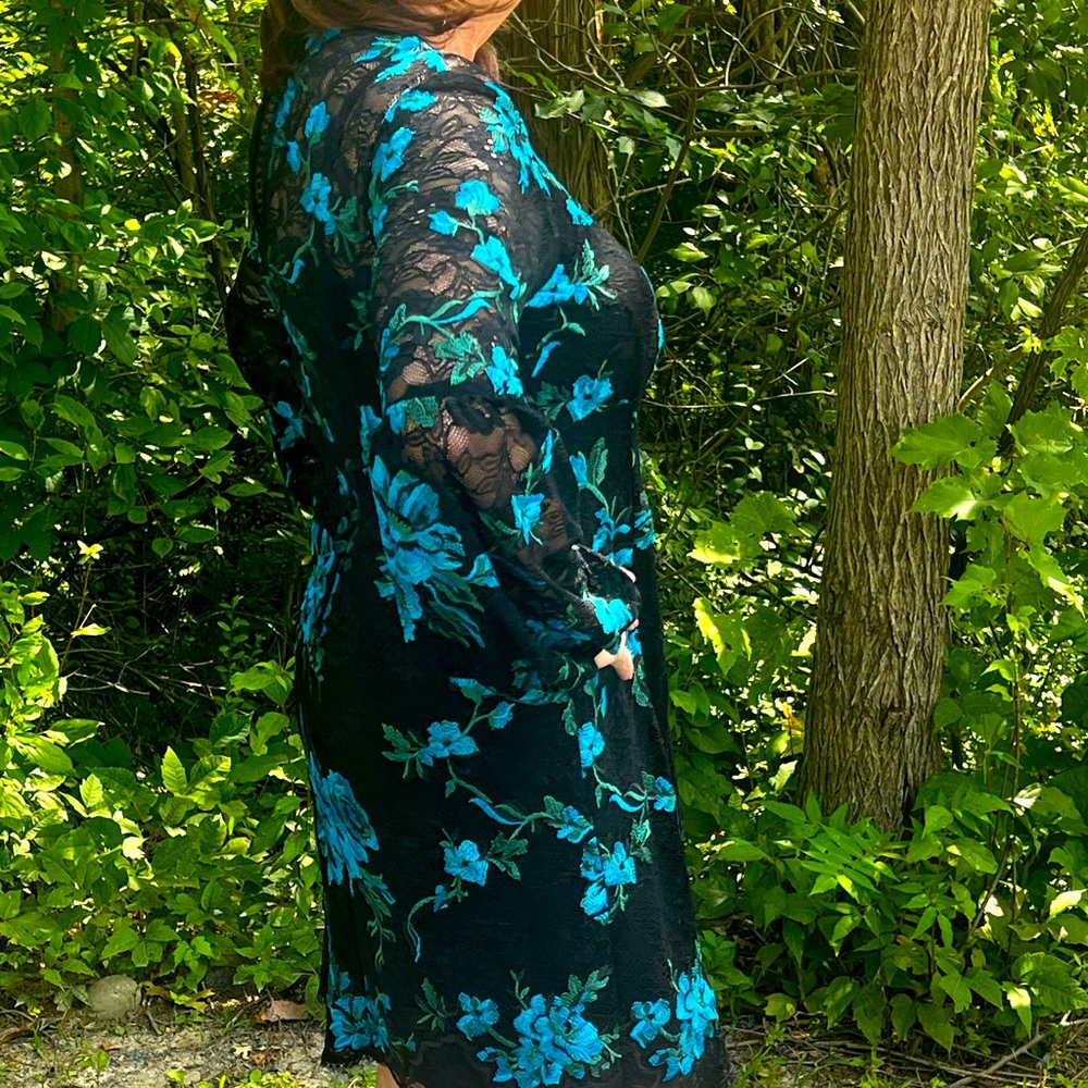 Elegant Black and Blue Floral Lace Dress